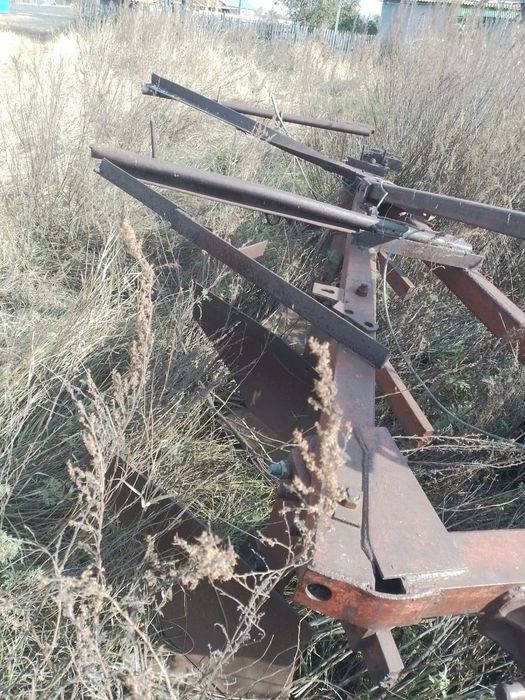 Продам 4-х корпусный плуг