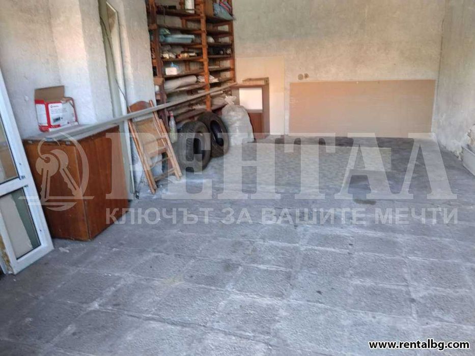 Давам гараж под наем
