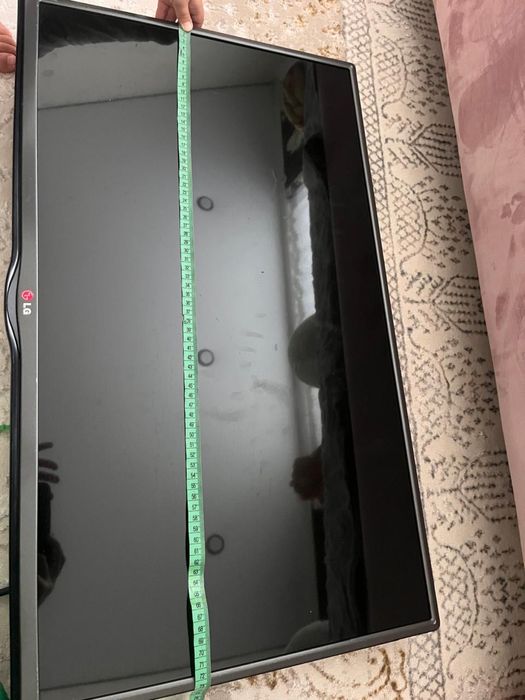 Телевизор LG средний