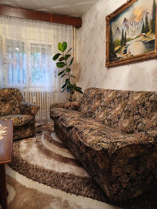 Mobilier sufragerie si canapea
