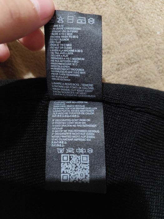 Продается Шапка dsquared2