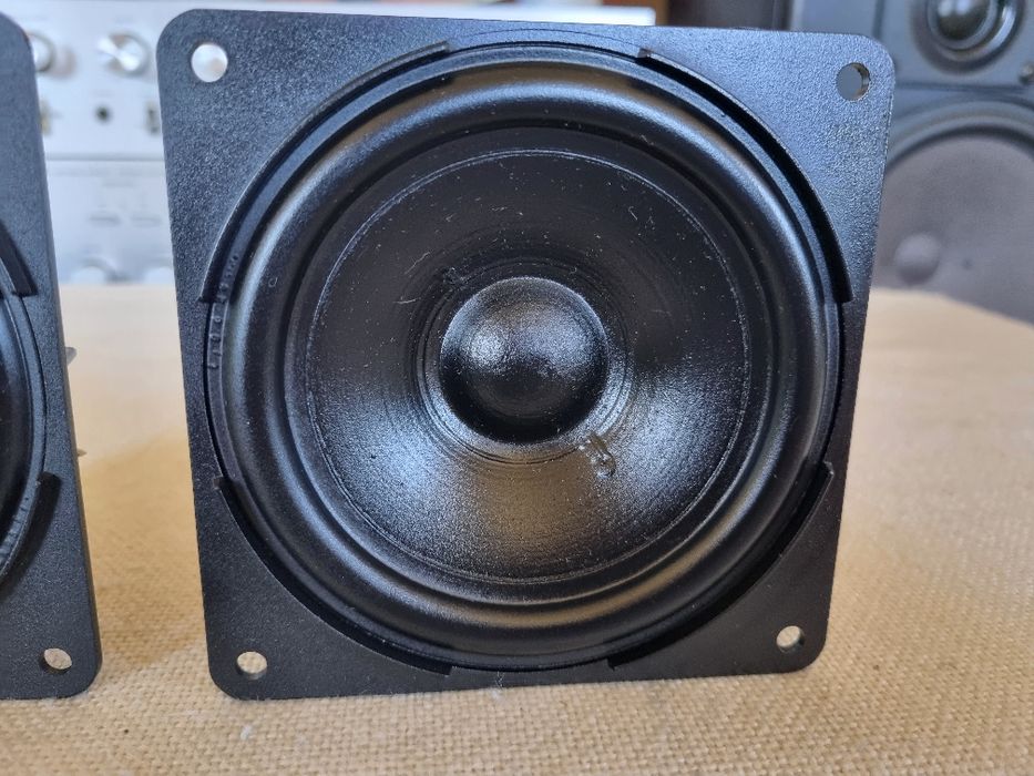 Set Difuzoare Medii Canton. 5 ohms , 40 watts, 11x11 cm  Impecabile