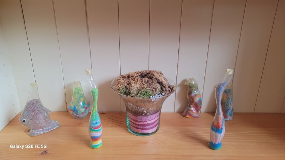 Декоративна винтидж  златиста дамска чанта и ръкавици