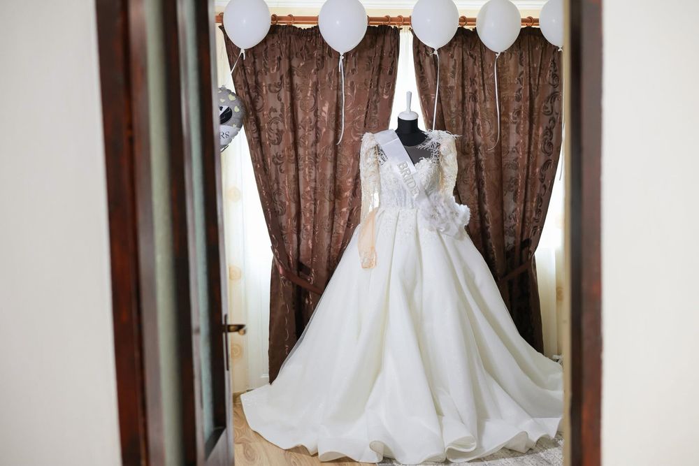 Vand rochie de mireasa