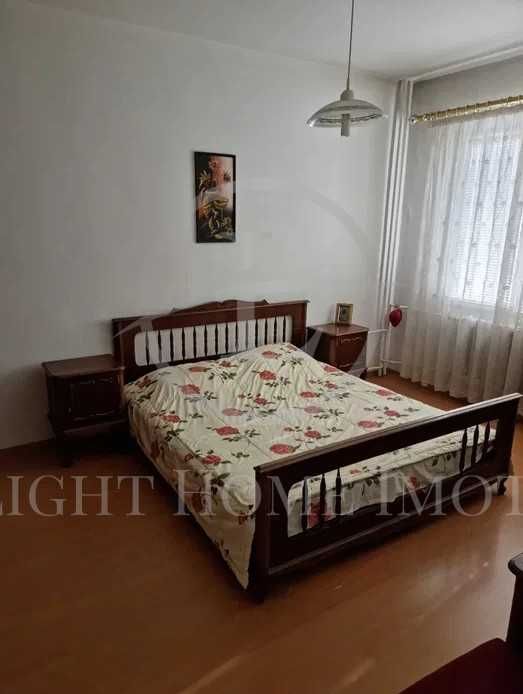 Продава се Двустаен апартамент в Пловдив, Изгрев - 64 кв.м за 1196 €/кв.м - Снимка #1