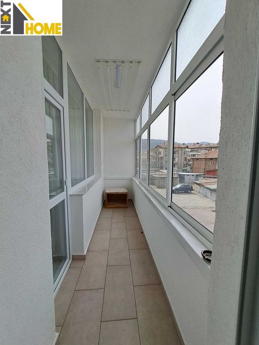 Просторен двустаен апартамент с ГАРАЖ