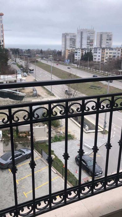 Давам дългосрочно под наем двустан апартамент