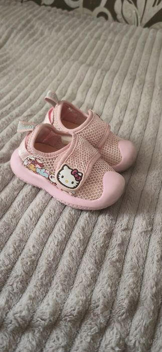 Продаются кроссовки детские