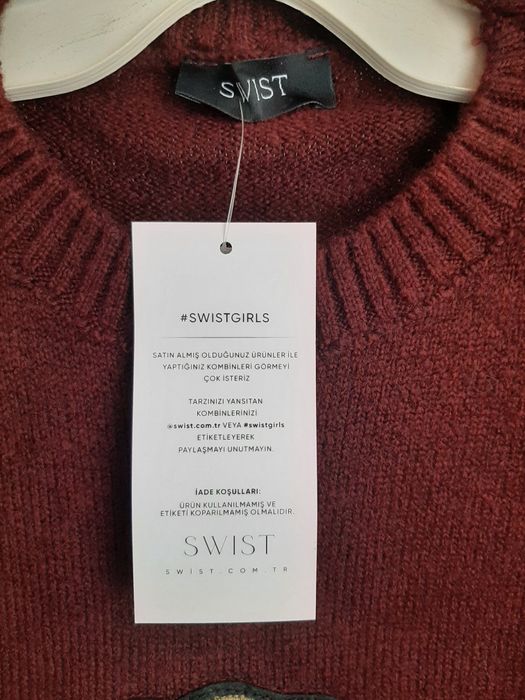 Нов пуловер с мече