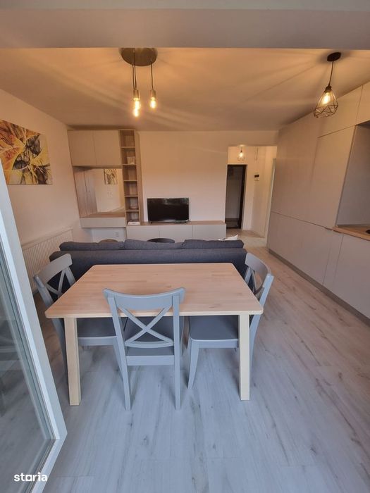Garsonieră modernă cu balcon și aer condiționat | Parcare inclusa \
