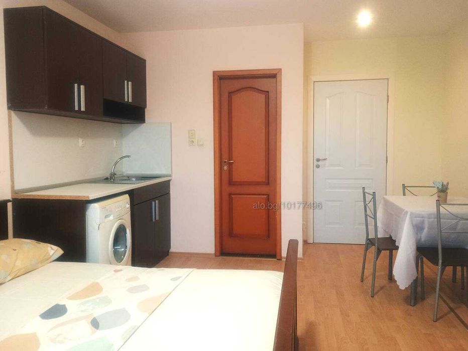 Практично студио с паркомясто в центъра на Слънчев бряг, до автогарата