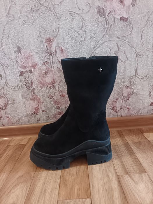 Сапоги зимние замшевые.