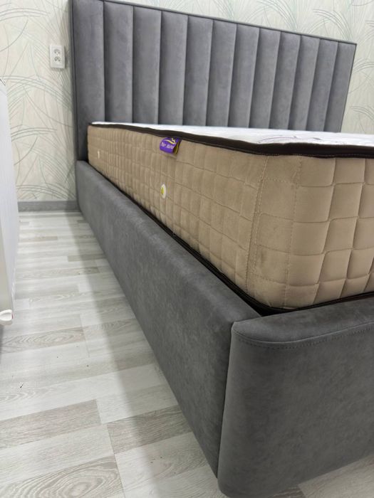 Мягкая.Кровать изголовьем кровать в наличии