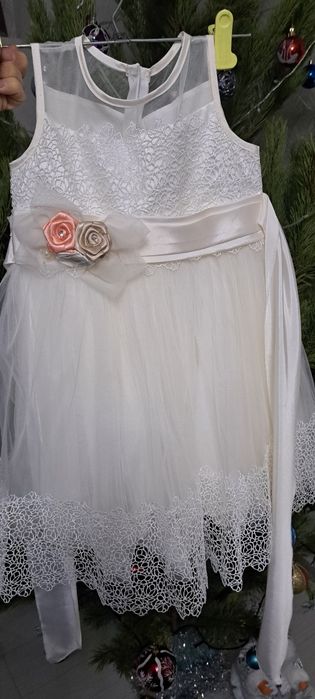 Нарядное,нежное платье