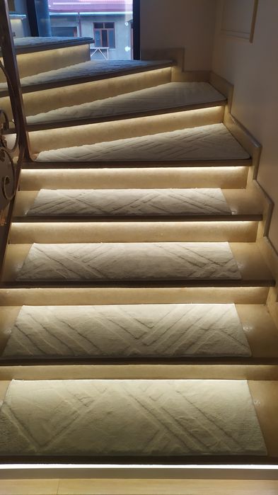 Установка лецницу ковровые дорожки по каждому отдельно !