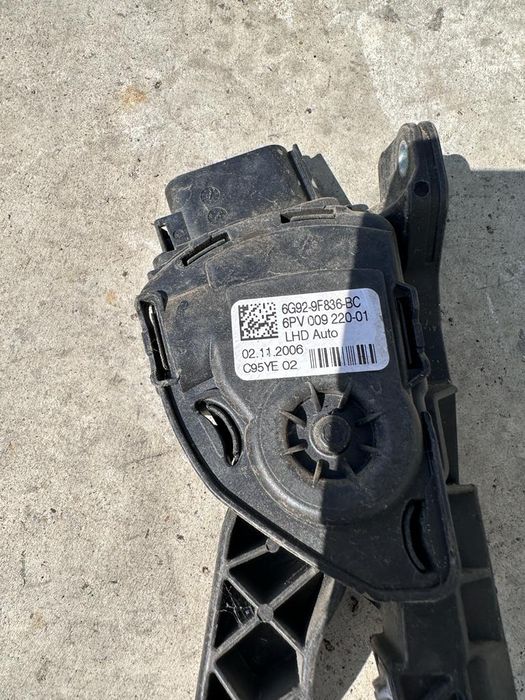 Pedala accceleratie Volvo XC60 S80 V70 6G92-9F836-BC