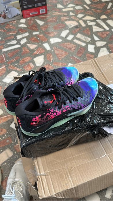 Vand Jordan zion 3 42.5 in stare perfecta