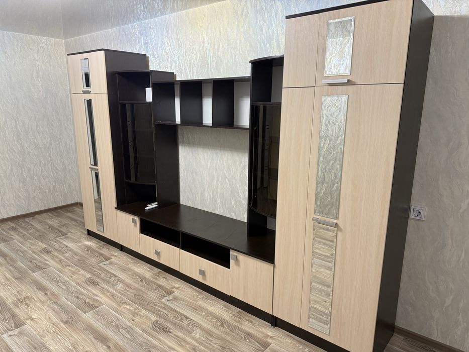 Продам стенку (горку) для зала/гостинной