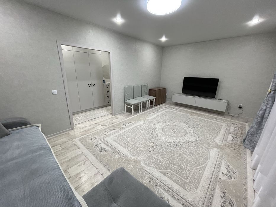 Продам 2шку на ул Базовая 2/3