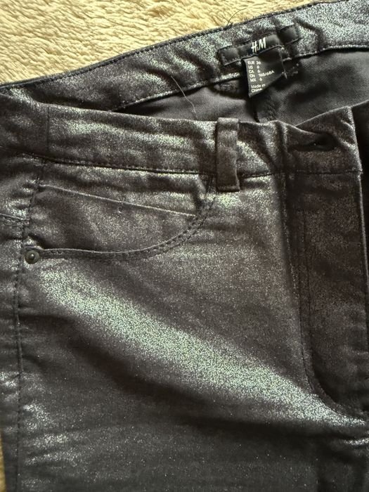 Pantaloni H&M, mărimea 36 – eleganți, croi drept, talie medie