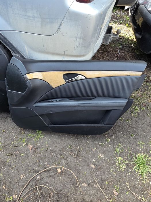 Кожен салон за Mercedes W211 състояние