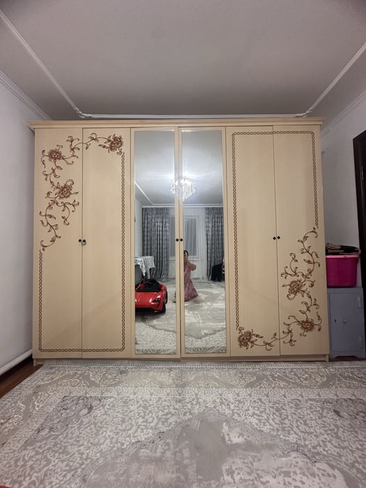 Спальный горнитур продам