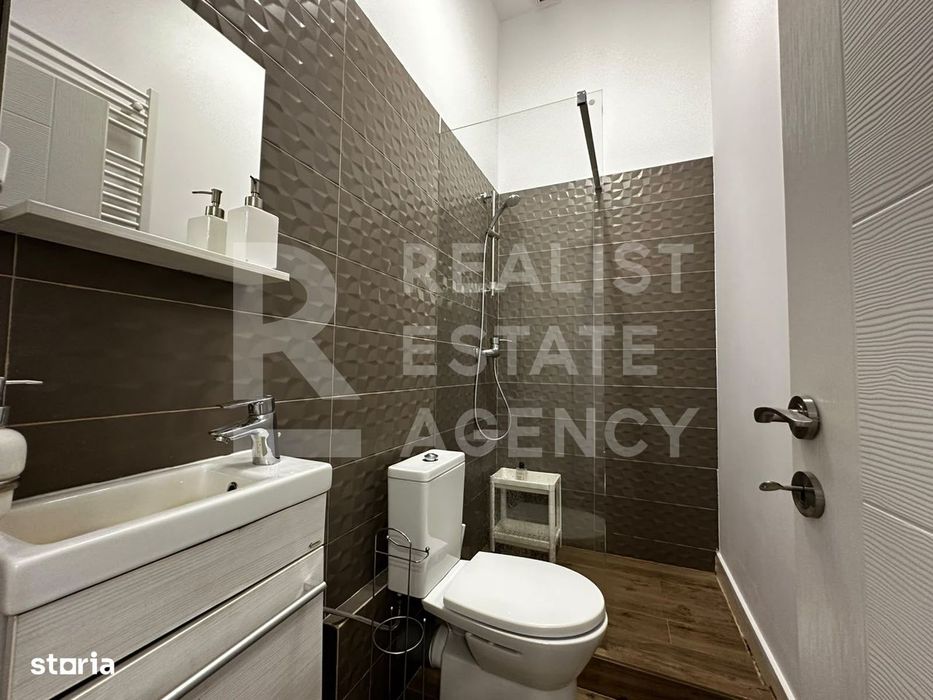 Închiriere, Apartament 2 camere + terasă+ loc de parcare
