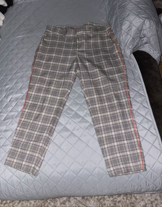 Pantaloni in carouri