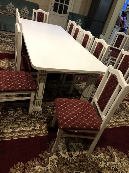 стол гостивой