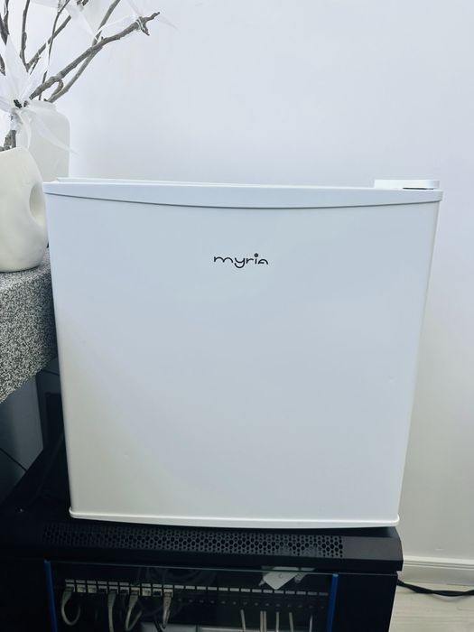 Frigider minibar MYRIA MY1025, 45 l, H 49.2 cm, Clasa A+, alb