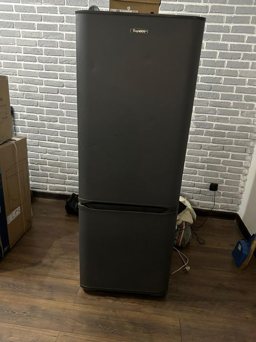 Холодильник Бирюса