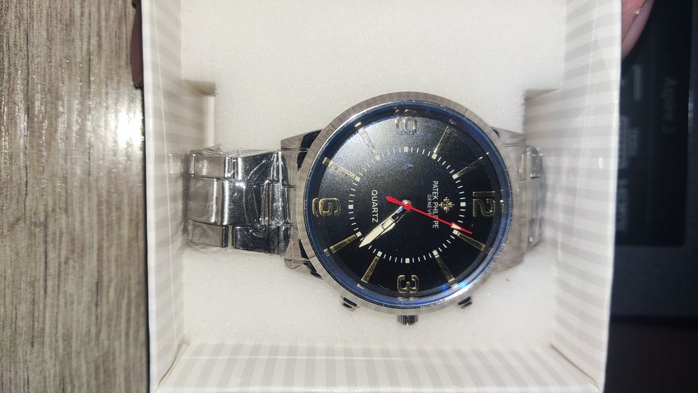 Часы новые в подарочной упаковке