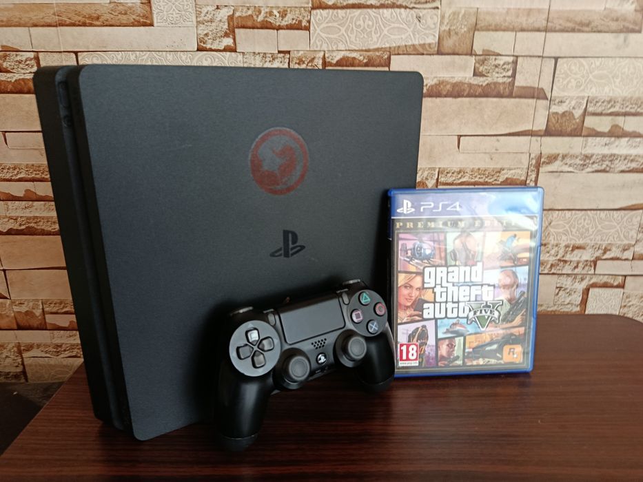 Ps4 slim 1tb + оригиналния джойстик и необходимите кабели