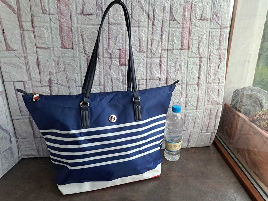 дамска чанта,Tommy Hilfiger голяма синя торба