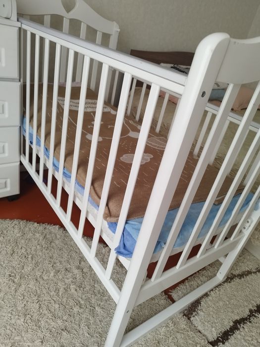 Детская кроватка