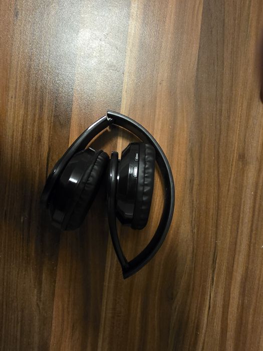 2 броя Слушалки безжични .