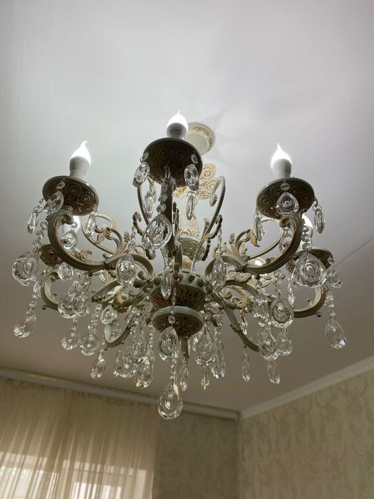 Продам люстру не дорого