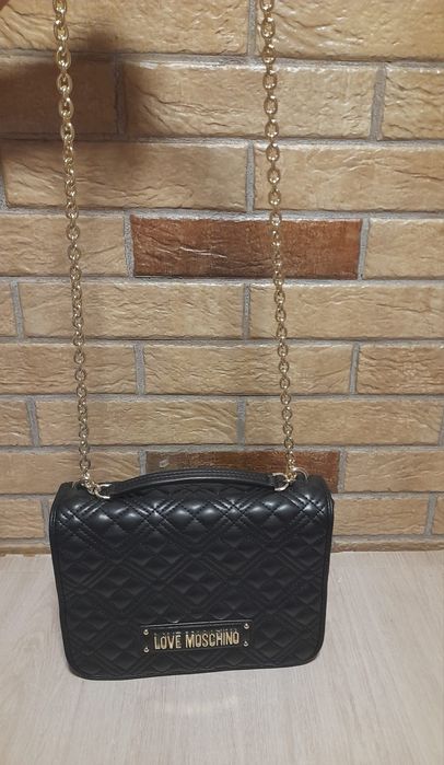 Vând poşetă Moschino