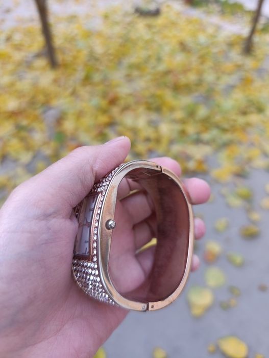 Наручные часы женские