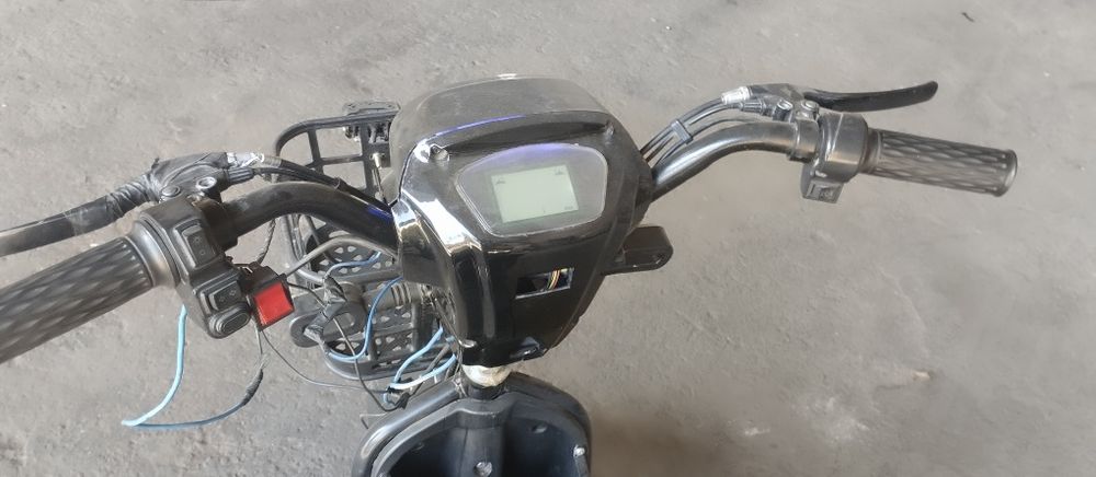 Электронный скутер sk8