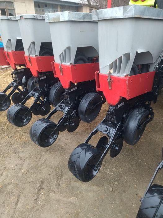 Case 1200 экишгич ( сеялка ) сотилади