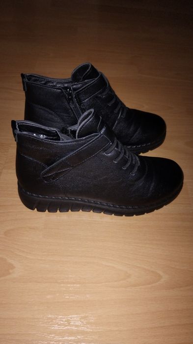 Ghete de dama noi, mărimea 40