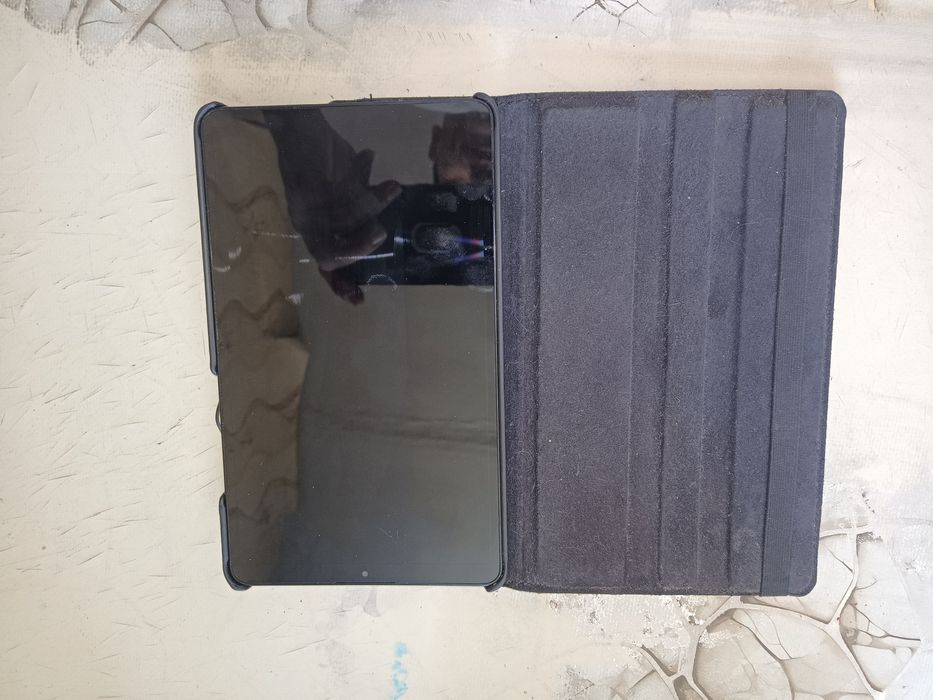 Продаётся планшет Самсунг таб а 9