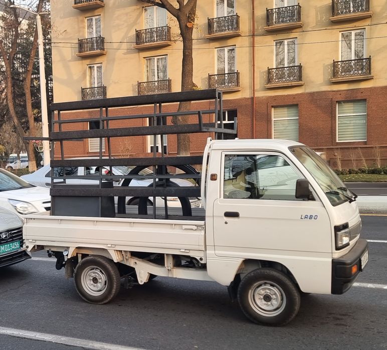 Labo peramida yuk tashish xizmati