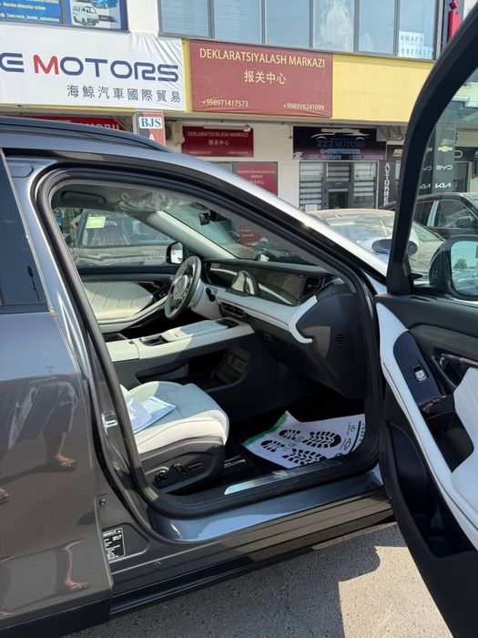 Voyah Free318 nalichi