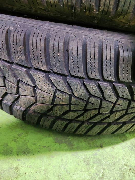 2 бр зимни 225/65/17 Hankook