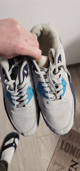 Nike Air Max folositi