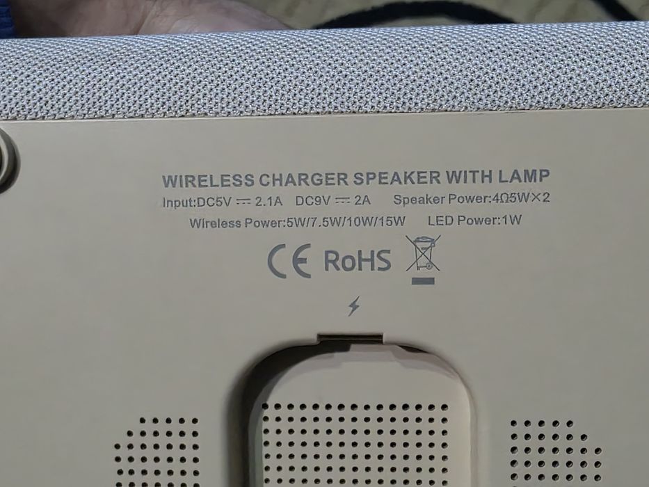 Ceas, încărcare wireless 15 w, lampa, boxa  4 în 1
