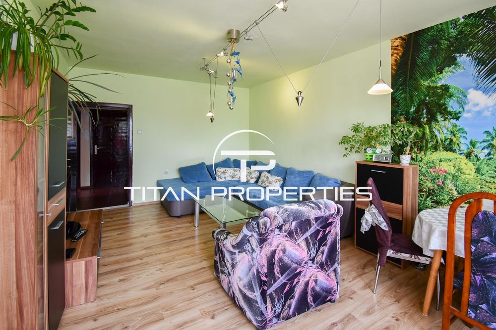 Етаж от къща, под наем, кв. Обеля