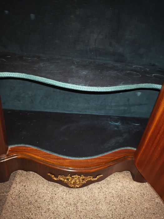 Антикварен шкаф стил Bulle